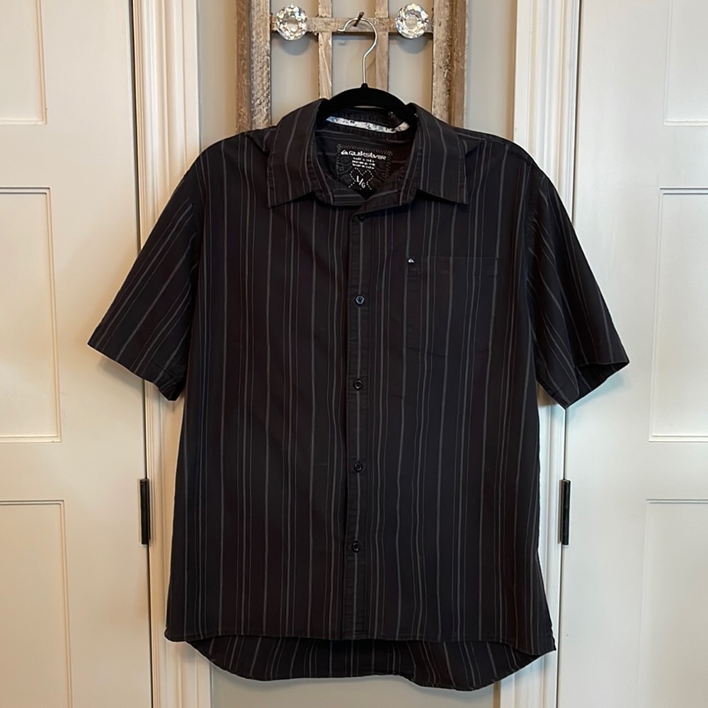 Men’s Quicksilver Short Sleeve Navy Blue Button Down Casual Shirt